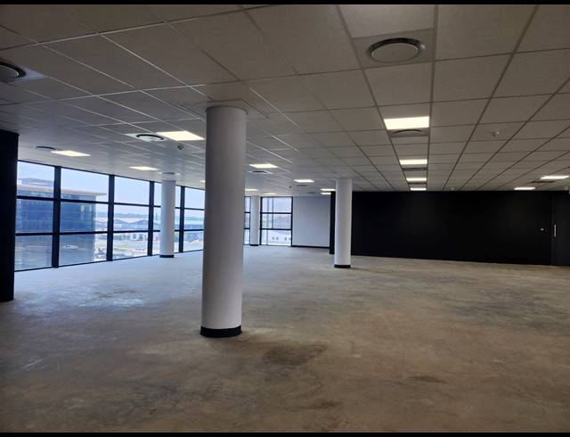 2,495M² OFFICE TO LET IN NOORDWYK